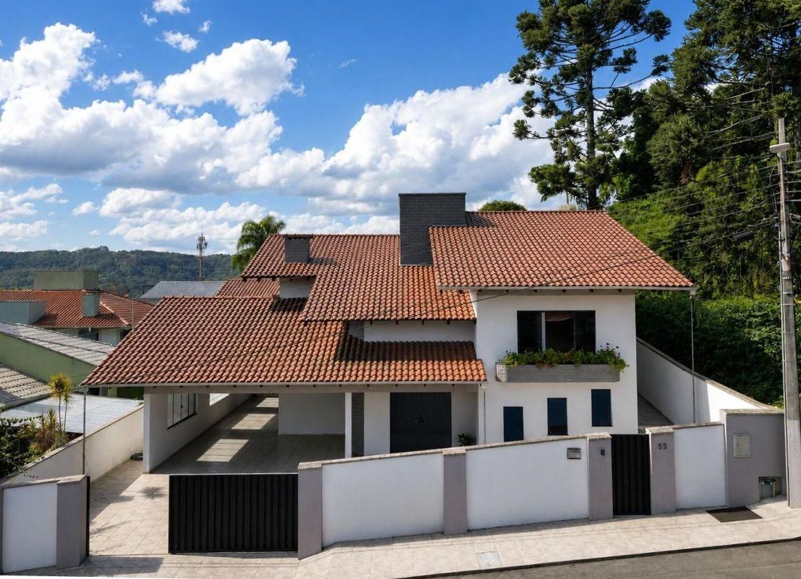 Casa de Alvenaria - Venda - 03 dormitórios - 343m2 - Semi Mobiliada - Piscina - Rua Pará - Eugênio Schneider - Rio do Sul - Casa em Eugênio Schneider, Rio do Sul - à venda - Cifra Imóveis e Empreendimentos Imobiliários