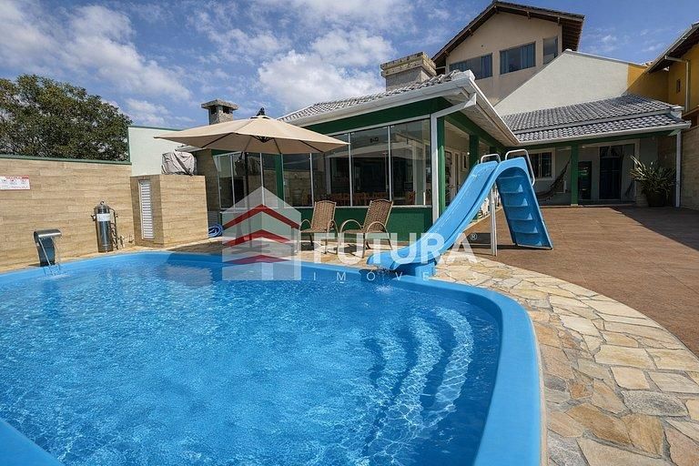 Aluguel de Temporada em Bombas - Casa com Piscina e 4 quartos LC010 - Casa em Bombas, Bombinhas - para temporada - PAULA CRISTINA DA SILVA MINELLA NEGOCIOS IMOBILIARIOS LTDA