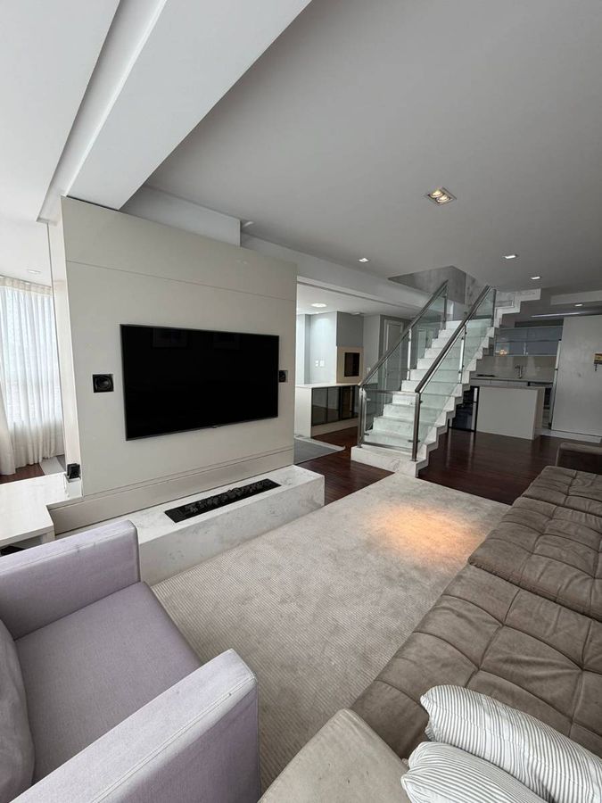 Cobertura Duplex Mobiliada e Equipada com Jacuzzi e 4 Suítes no Ed. Golden Dreams, Centro de Balneário Camboriú - Cobertura Duplex em Centro, Balneário Camboriú - para locação - Hárpia Imóveis