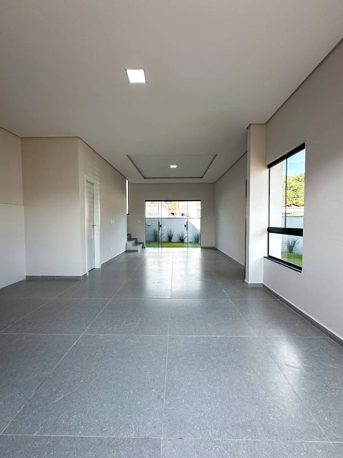 Geminado de Esquina com 1 Suíte + 2 Quartos no bairro Amizade