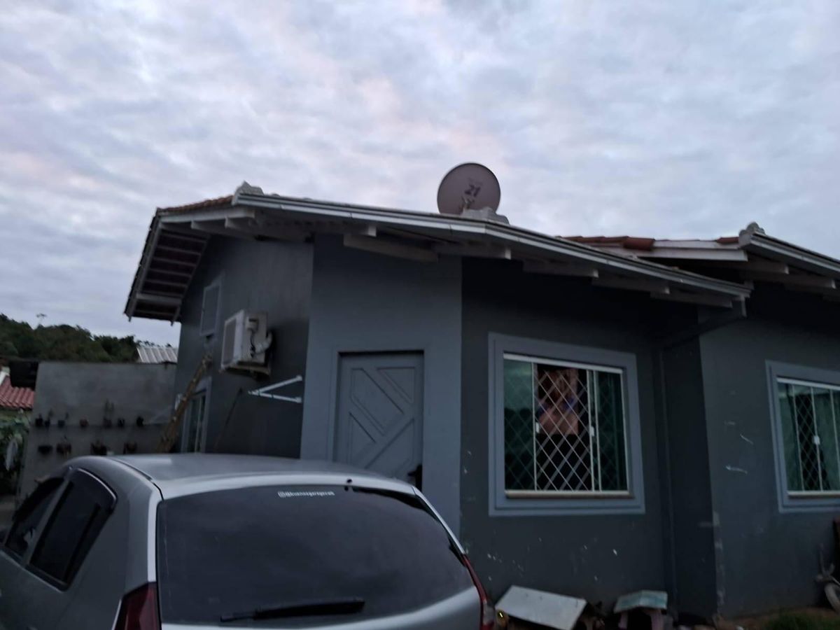 Casa Parque Guarani - Casa em Parque Guarani, Joinville - à venda - CHALUZIM IMÓVEIS LTDA