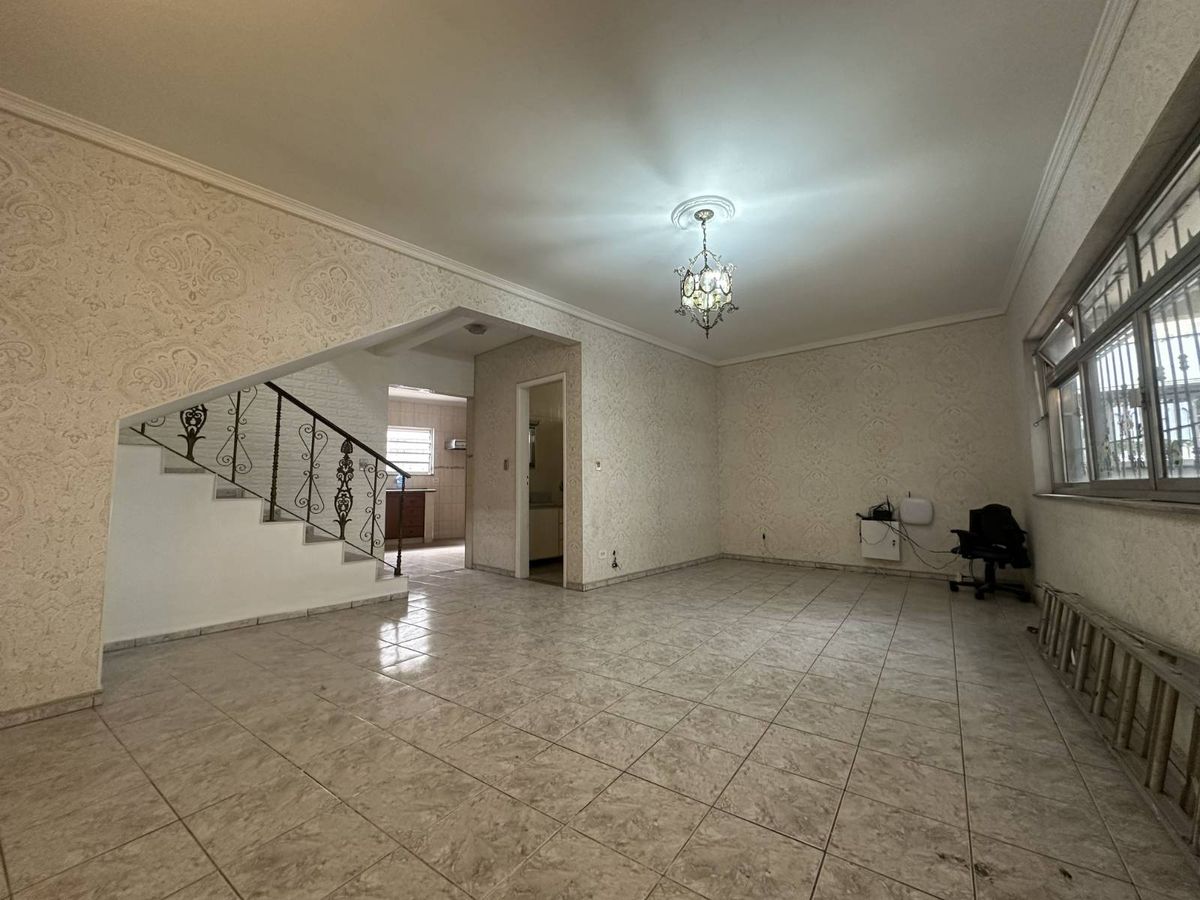 Sobrado Comercial à Venda ou para Alugar na Vila Formosa – 6  Salas, 3 Vagas, 175 m² – SP