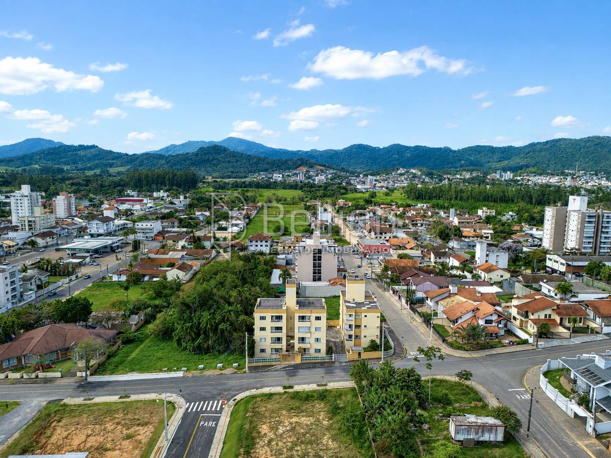 Apartamento Semimobiliado à Venda em Timbó 2 Quartos no Bairro das Capitais