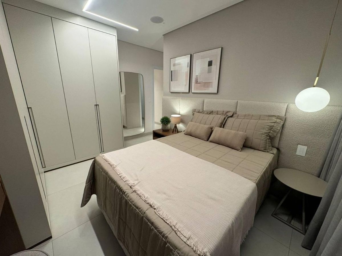 Apartamento com 3 quartos, 2 vagas - Vila Romana