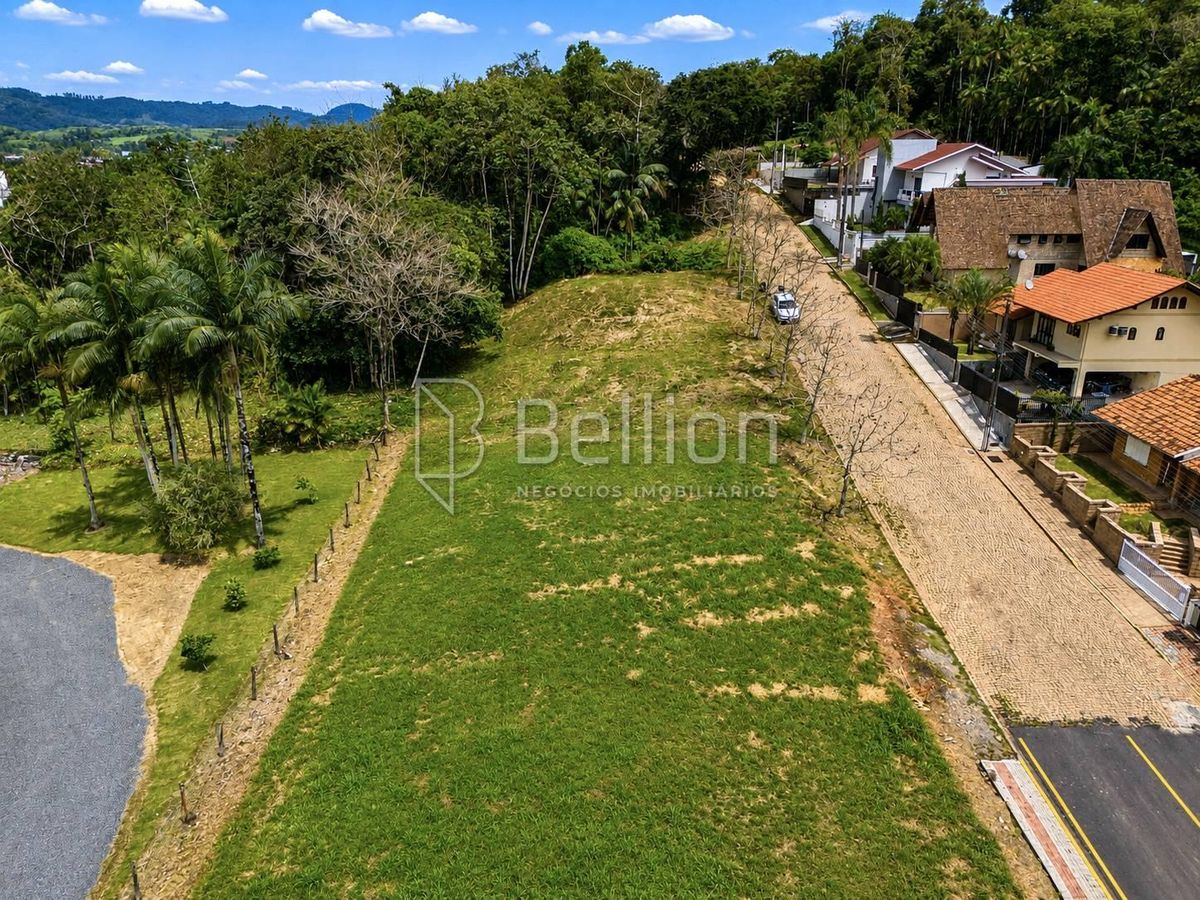 Terreno à Venda no Bairro Divinéia em Rio dos Cedros 455 m²