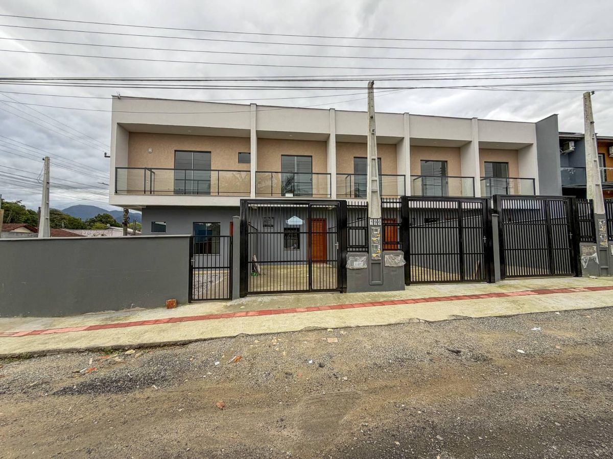 Sobrado Geminado de Esquina Suíte Vila Nova Jlle - Sobrado Geminado de esquina em Vila Nova, Joinville - à venda - IMOBILIARIA BORBA