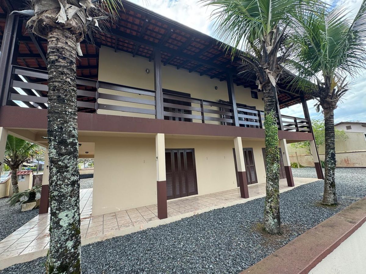 Sobrado de Esquina Averbado com 2 Casas Ubatuba SFS - Sobrado em Ubatuba, São Francisco do Sul - à venda - IMOBILIARIA BORBA