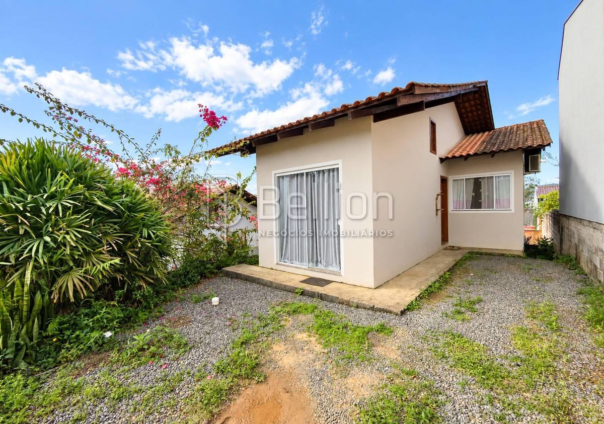 Casa Semimobiliada com 2 Quartos à Venda em Araponguinhas – Timbó/SC