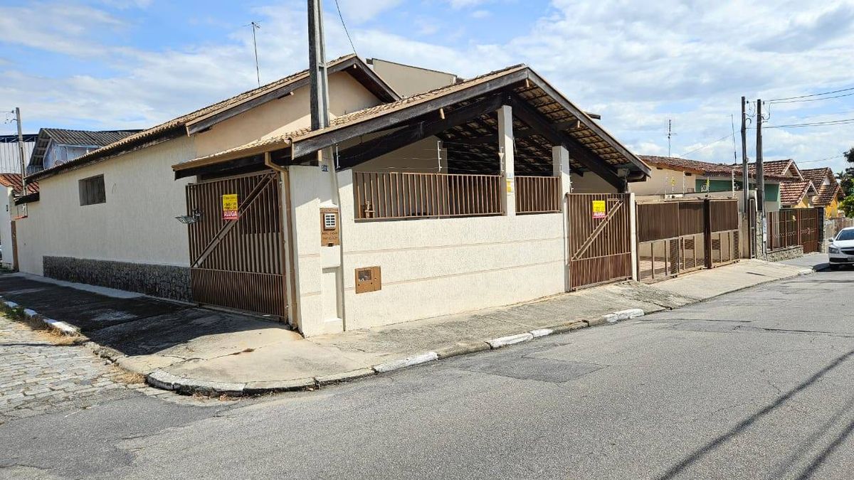 Casa com 3 quartos, Bosque da Princesa - Pindamonhangaba - Casa em Bosque da Princesa, Pindamonhangaba - para locação - EDSON DERRICO IMOVEIS LTDA