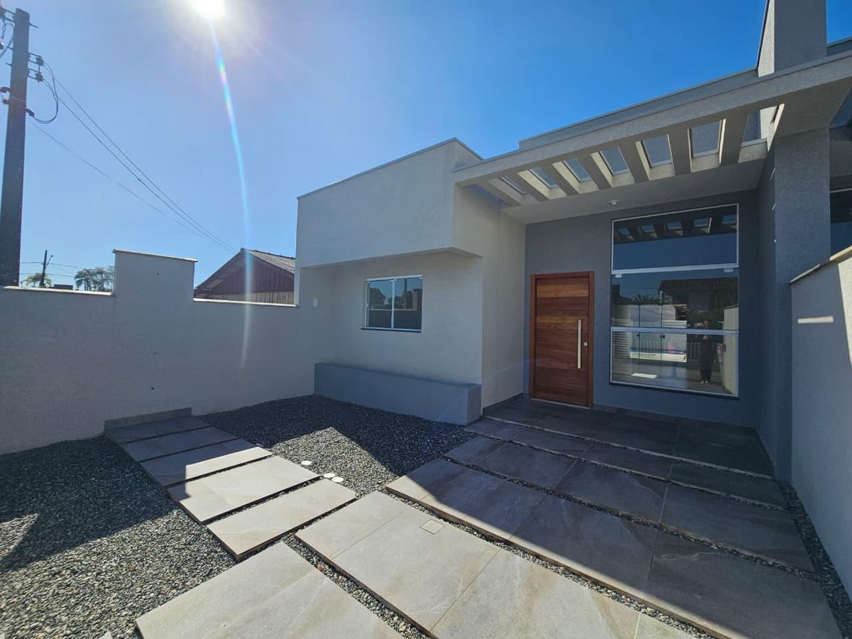CASA C/ PISCINA À 650M DA PRAIA, 3 QUARTOS SENDO 1 SUITE, BARRA DO SAÍ - Casa em Barra do Sai, Itapoá - à venda - Ampla Engenharia & Imóveis