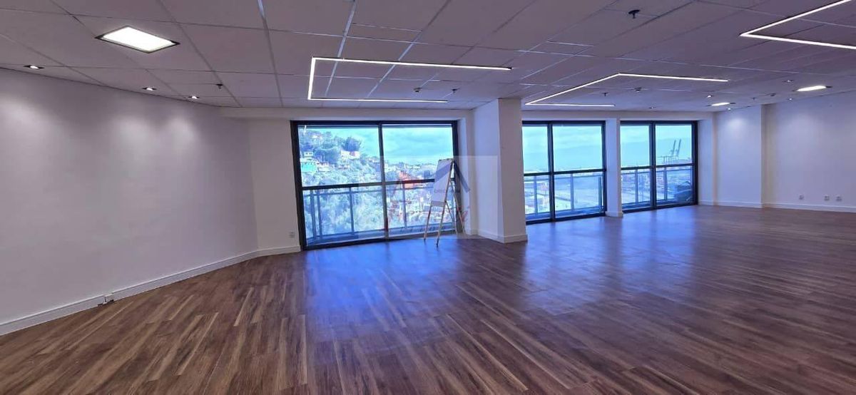 Sala Comercial  com  140 m² para venda ao lado da avenida Perimetral do Porto  em Valongo, Santos/SP