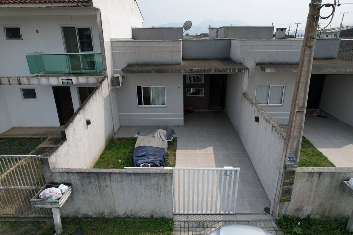 Casa para Locação - Casa em Piçarras, Guaratuba - para locação - Ferreira Imóveis