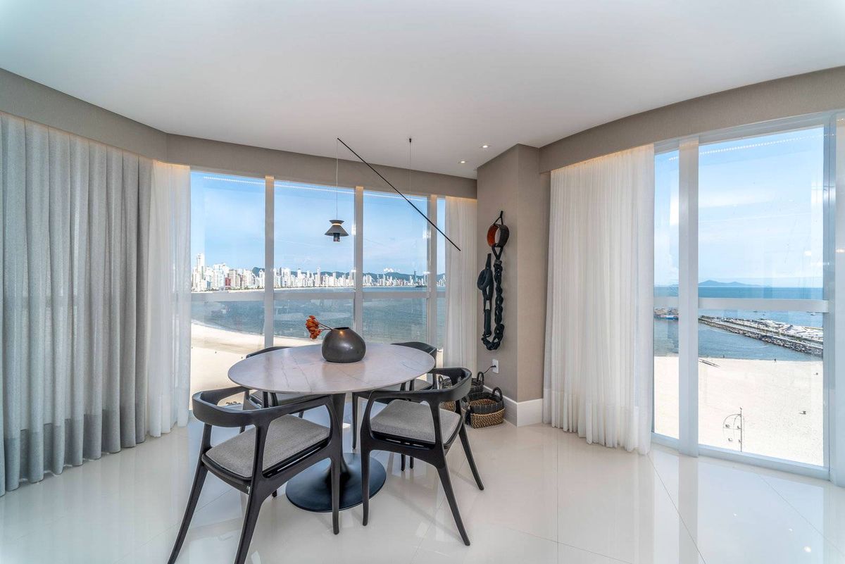 Apartamento Frente Mar à venda com 4 suítes no Ibiza Towers em Balneário Camboriú - Apartamento em Centro, Balneário Camboriú - à venda - WOW Imobiliária Ltda