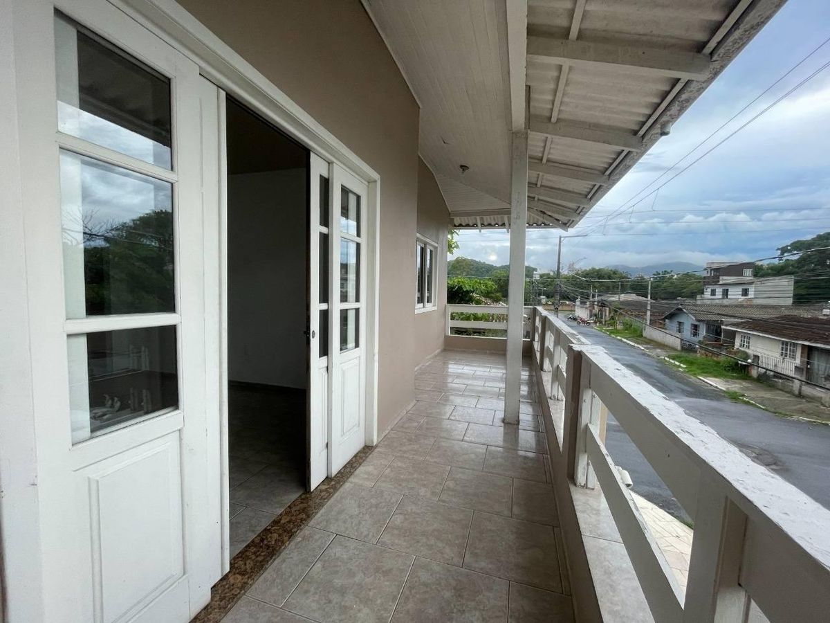 Apartamento com 2 dormitórios   para locação anual no Jardim Iate Clube Balneário Camboriú