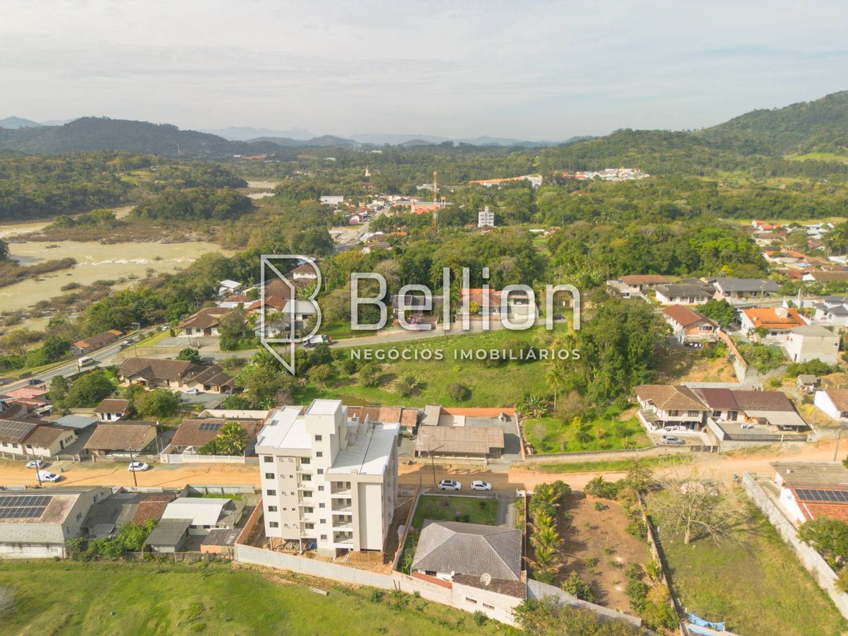 Casa à Venda em Indaial 200 m², 3 Quartos e Terreno de 600 m²