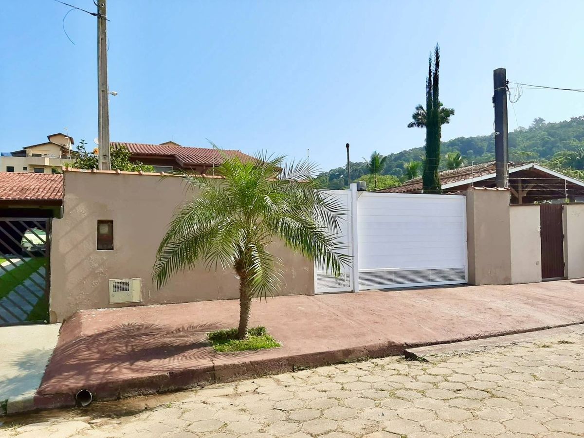 CASA A VENDA EM UBATUBA - Sobrado em Centro, Ubatuba - à venda - Housing Soluções Imobiliárias