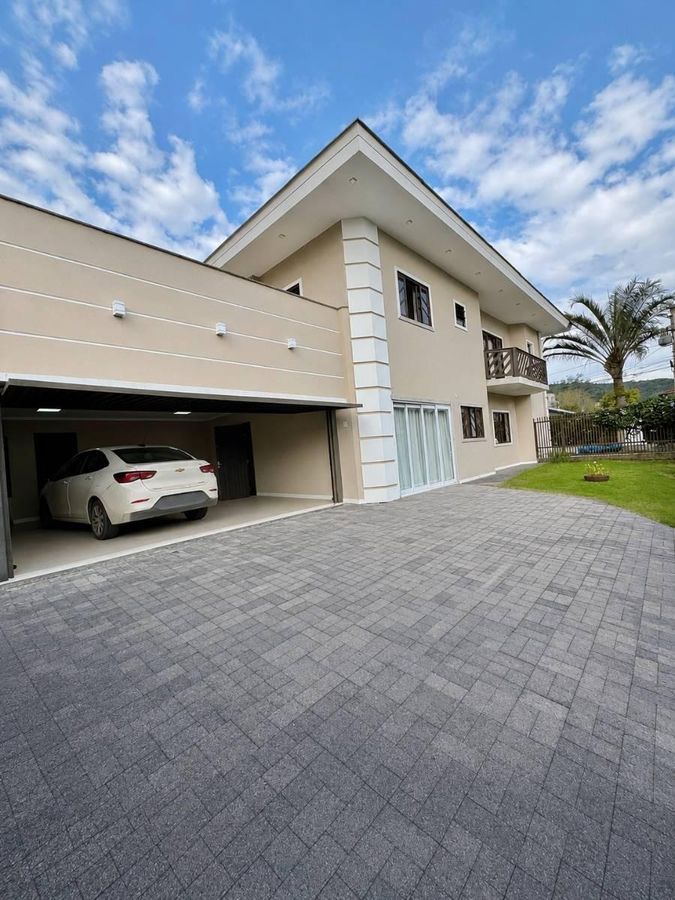 Casa Semi-Mobiliada com 4 quartos sendo 2 suítes no Saguaçu - Casa em Saguaçu, Joinville - à venda - EX Negócios Imobiliários LTDA