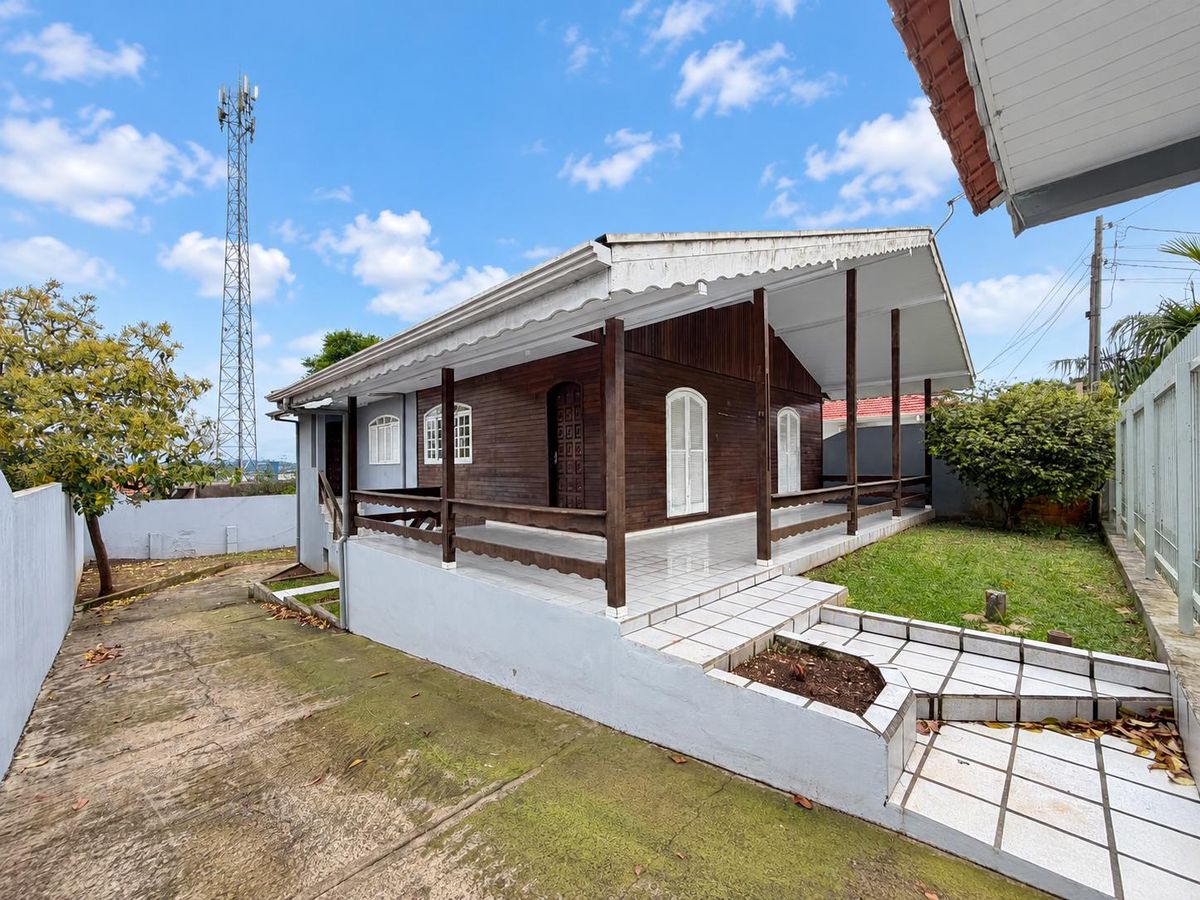 CASA LOCAÇÃO NA VILA PINHEIRINHO - Casa em Centro, São Mateus do Sul - para locação - Salvielli Cordeiro Corretora de Imóveis
