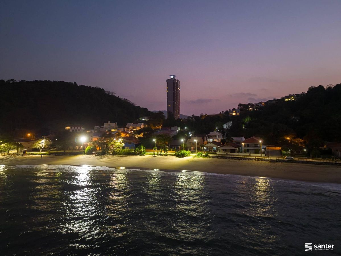 Apartamento com 3 quartos, no bairro Centro - Penha Cód. 98 214