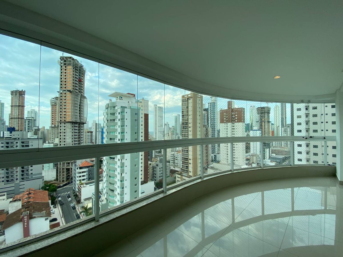 Apartamento para locação de 03 dormitórios, 02 vagas próximo ao Mercado Angelina - Apartamento em Centro, Balneário Camboriú - para locação - Desc Imóveis