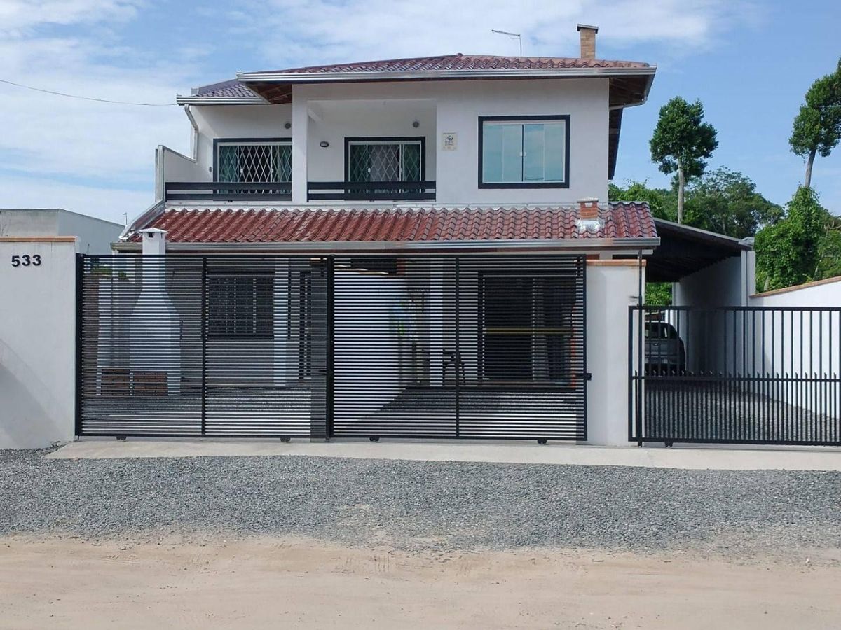 Sobrado com 7 dormitórios à venda, 285 m² por R$ 980.000,00 - Mariluz - Itapoá/SC - Sobrado em Mariluz, Itapoá - à venda - Nossa Praia Imóveis