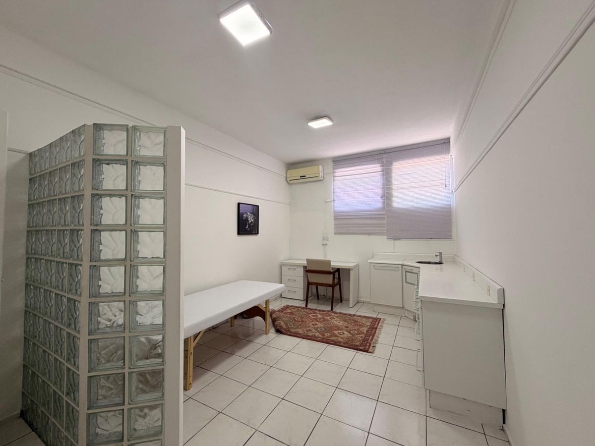 SALA 9 - SALA COMERCIAL PRÓXIMO AO HOSPITAL SANTA CASA - Salas Comerciais em Centro, São João da Boa Vista - para locação - BOCOLI IMÓVEIS