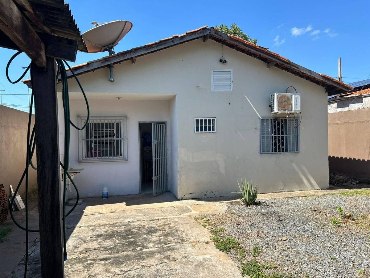 Vende-se Casa no Bairro Cristo Rei - Casa em Cristo Rei, Várzea Grande - à venda - Prime House Inteligência Imobiliária