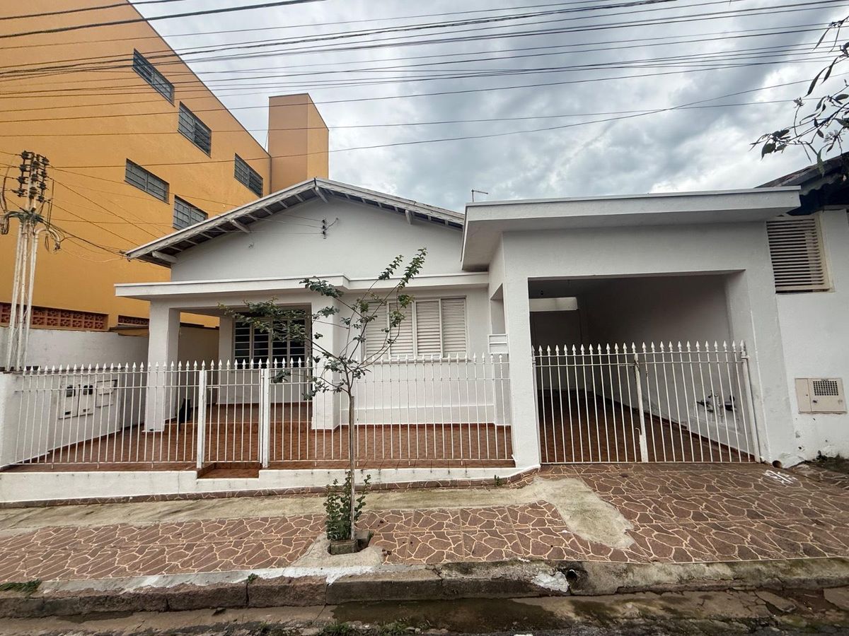 CASA CENTRAL PARA LOCAÇÃO COM AREA GOURMET - Casa em Centro, São João da Boa Vista - para locação - BOCOLI IMÓVEIS