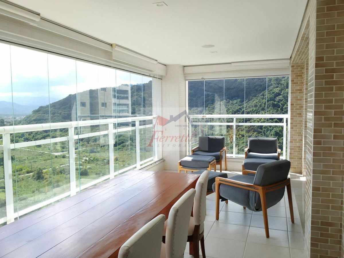 Apartamento com 3 suítes à venda na praia da Enseada Guarujá SP