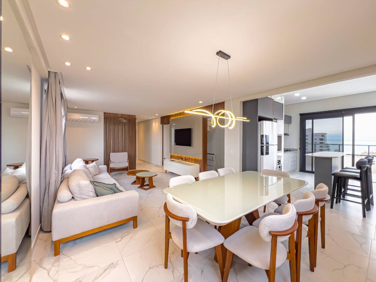 Cobertura Triplex à Venda, Vista Mar, 4 Suítes, 210m² Privativos, em Bombas - Bombinhas/SC