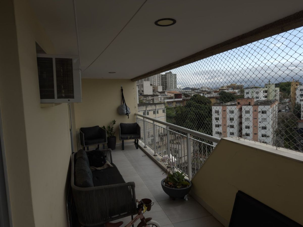 Apartamento a venda - varandão, sala, 2 quartos, sendo dependência revertida para suíte, banheiro social, ampla cozinha, 1 vaga de garagem. - Apartamento em Lins de Vasconcelos, Rio de Janeiro - à venda - MIGUEZ IMOBILIÁRIA