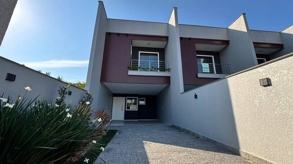 Sobrado Geminado Com Suíte Glória Joinville - Sobrado Geminado em Glória, Joinville - à venda - IMOBILIARIA BORBA