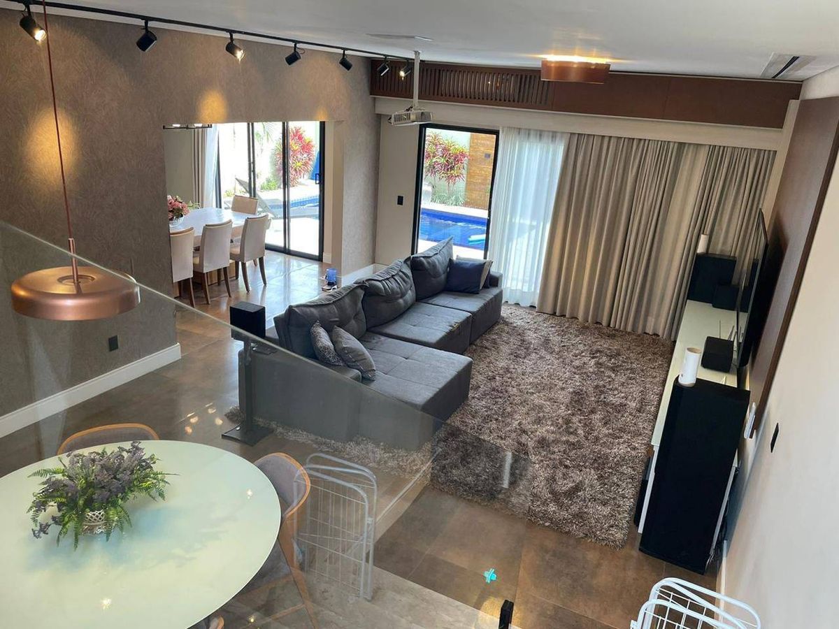 Casa com 4 quartos e 284 m² em Vila Guilhermina, Praia Grande