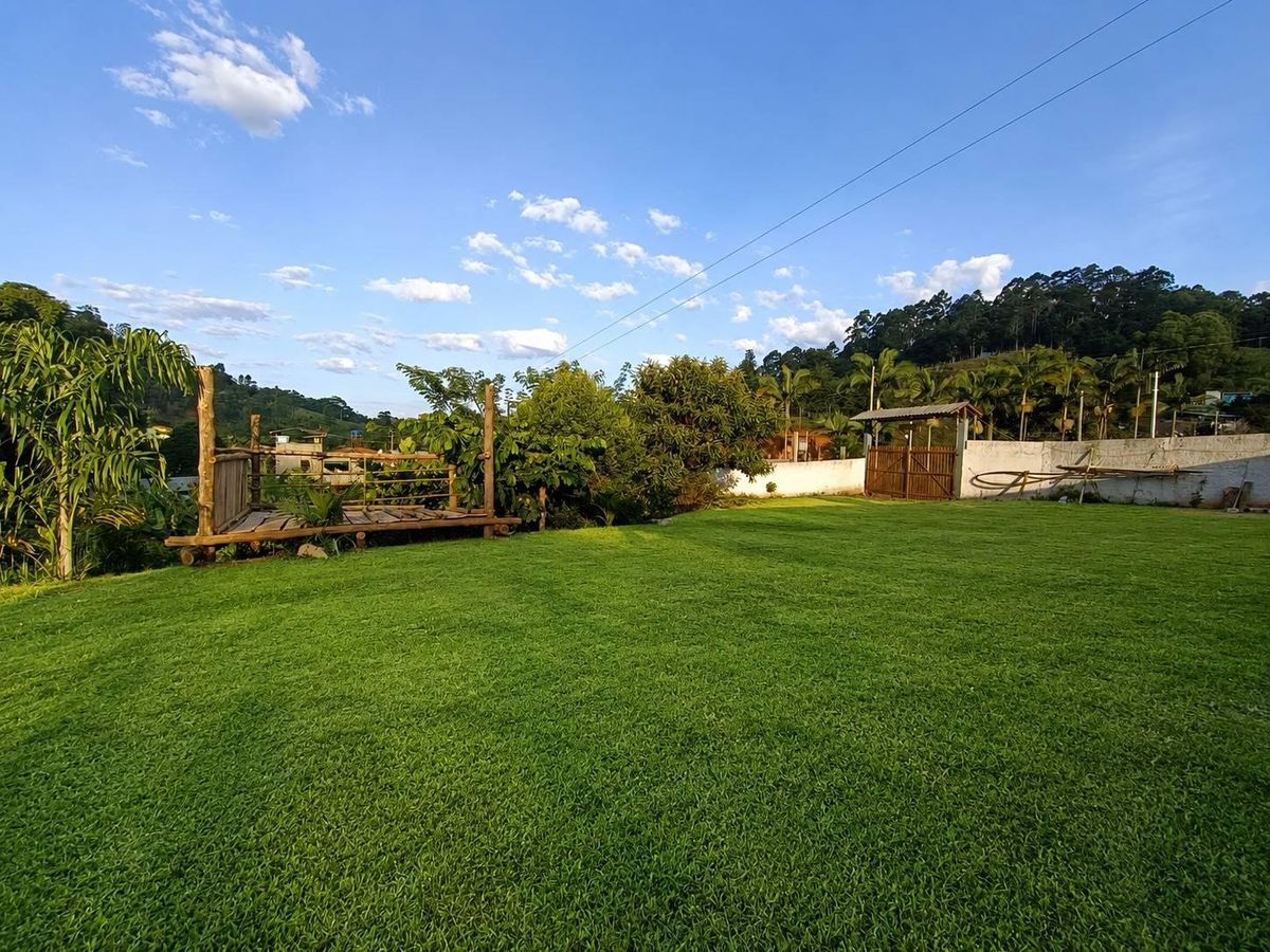 Casa ( não mobiliada ) para locação no Córrego do Engenho em Viçosa//MG - Chácara em Córrego do Engenho, Viçosa - para locação - FUTURA EMPREENDIMENTOS E NEGÓCIOS IMOBILIÁRIOS EIRELI. -ME
