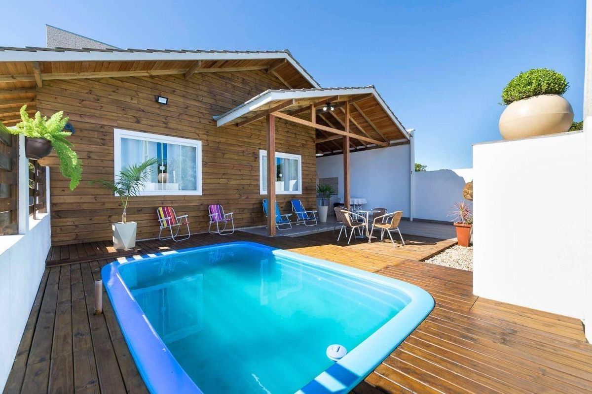 CASA PLANA COM PISCINA E 3 DORMITÓRIOS + 2 KITNETS EM MARISCAL