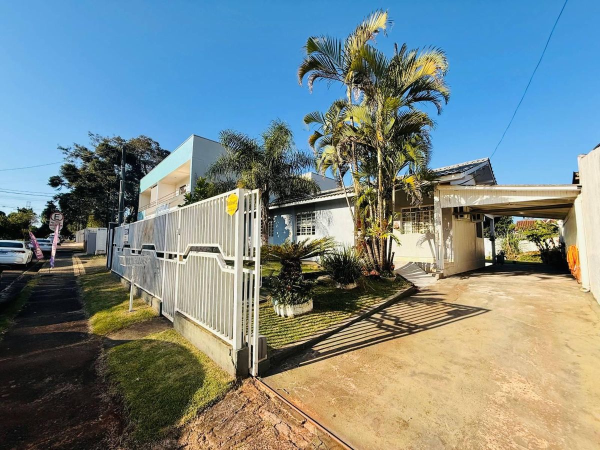 CASA PARA ALUGAR (R$6.000,00) OU VENDA COM 3 QUARTOS NO BAIRRO VILA A EM FOZ DO IGUAÇU - PR - Casa em Vila Residencial A, Foz do Iguaçu - para locação e à venda - Imob10 Imobiliária Ltda