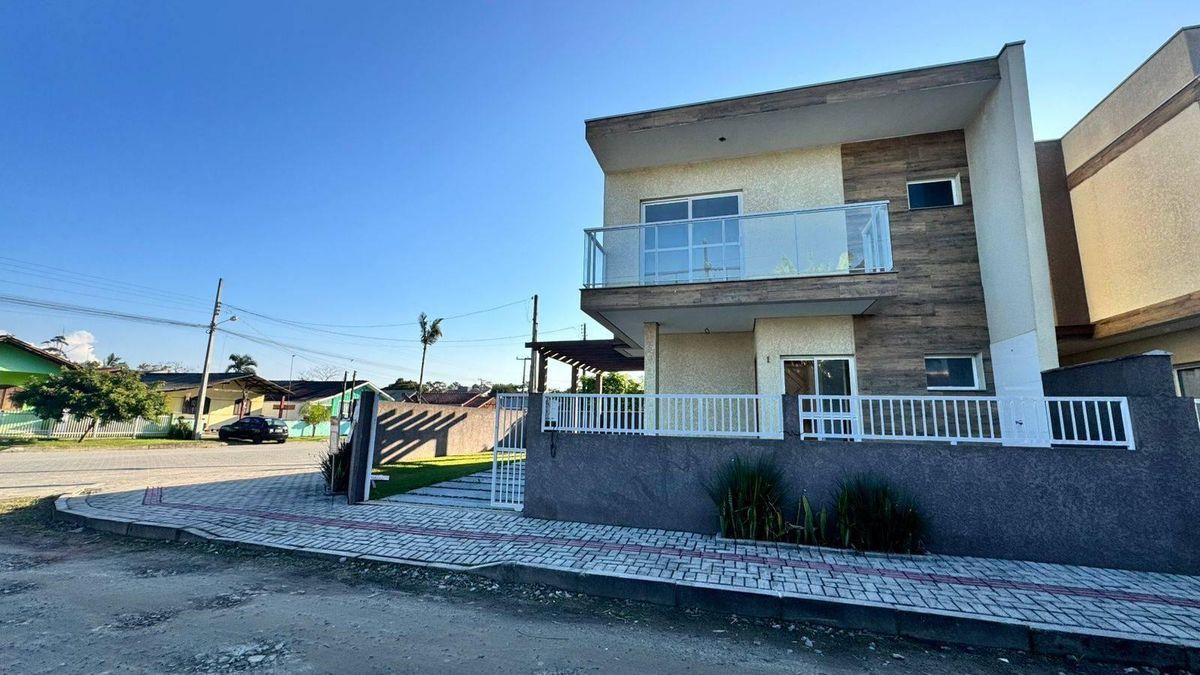 Sobrado com 3 dormitórios à venda, 93 m² por R$ 649.000,00 - Cambiju - Itapoá/SC - Sobrado em Cambiju, Itapoá - à venda - Nossa Praia Imóveis