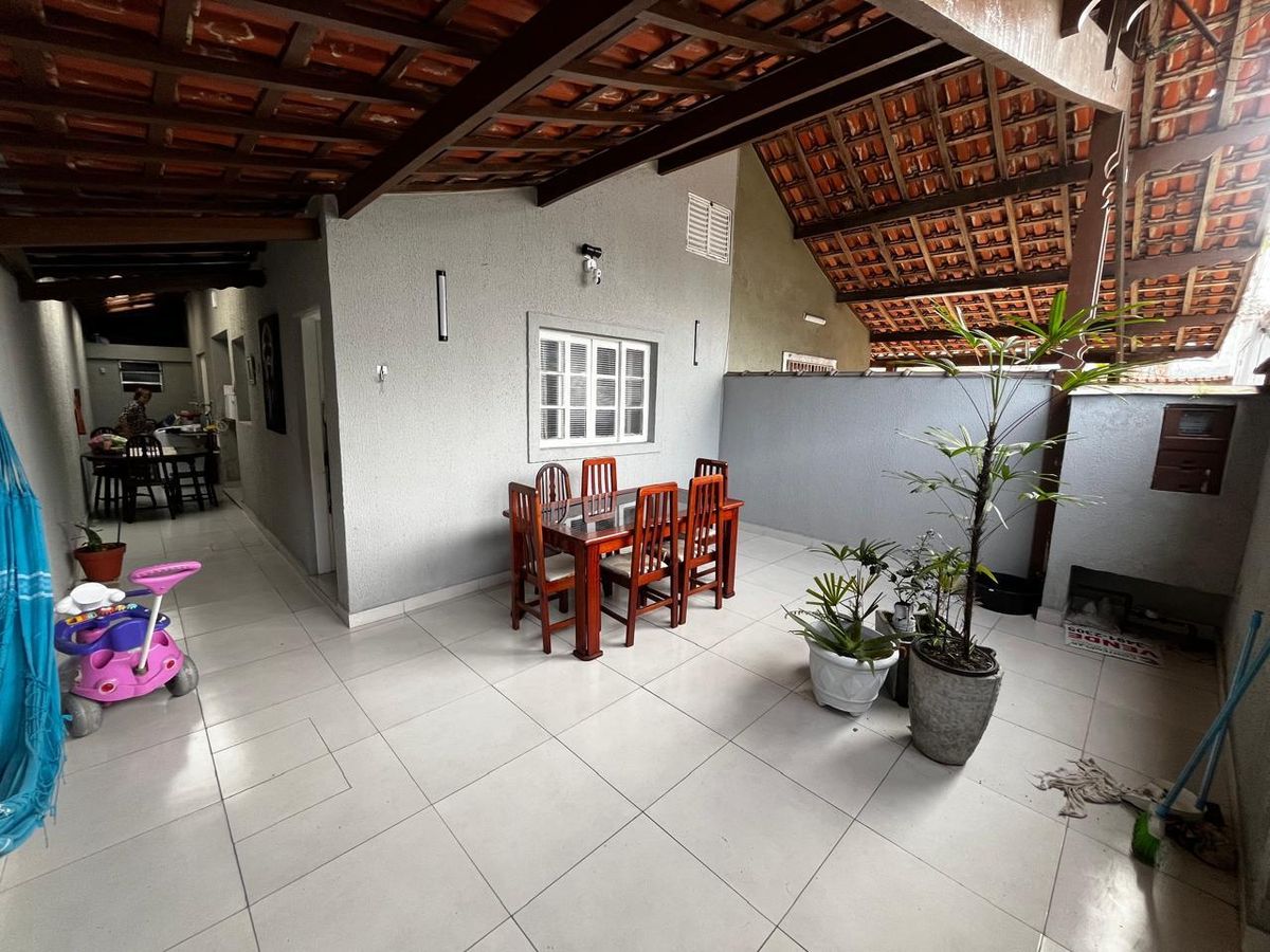 Casa Geminada com 2 quartos, Antártica - Praia Grande