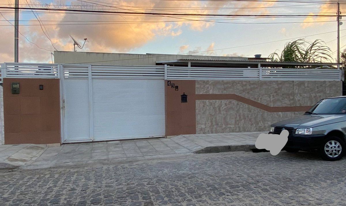 CASA COM ÁREA DE 300m² NO GEISEL - Casa em Ernesto Geisel, João Pessoa - à venda - Pedro Soares Imóveis
