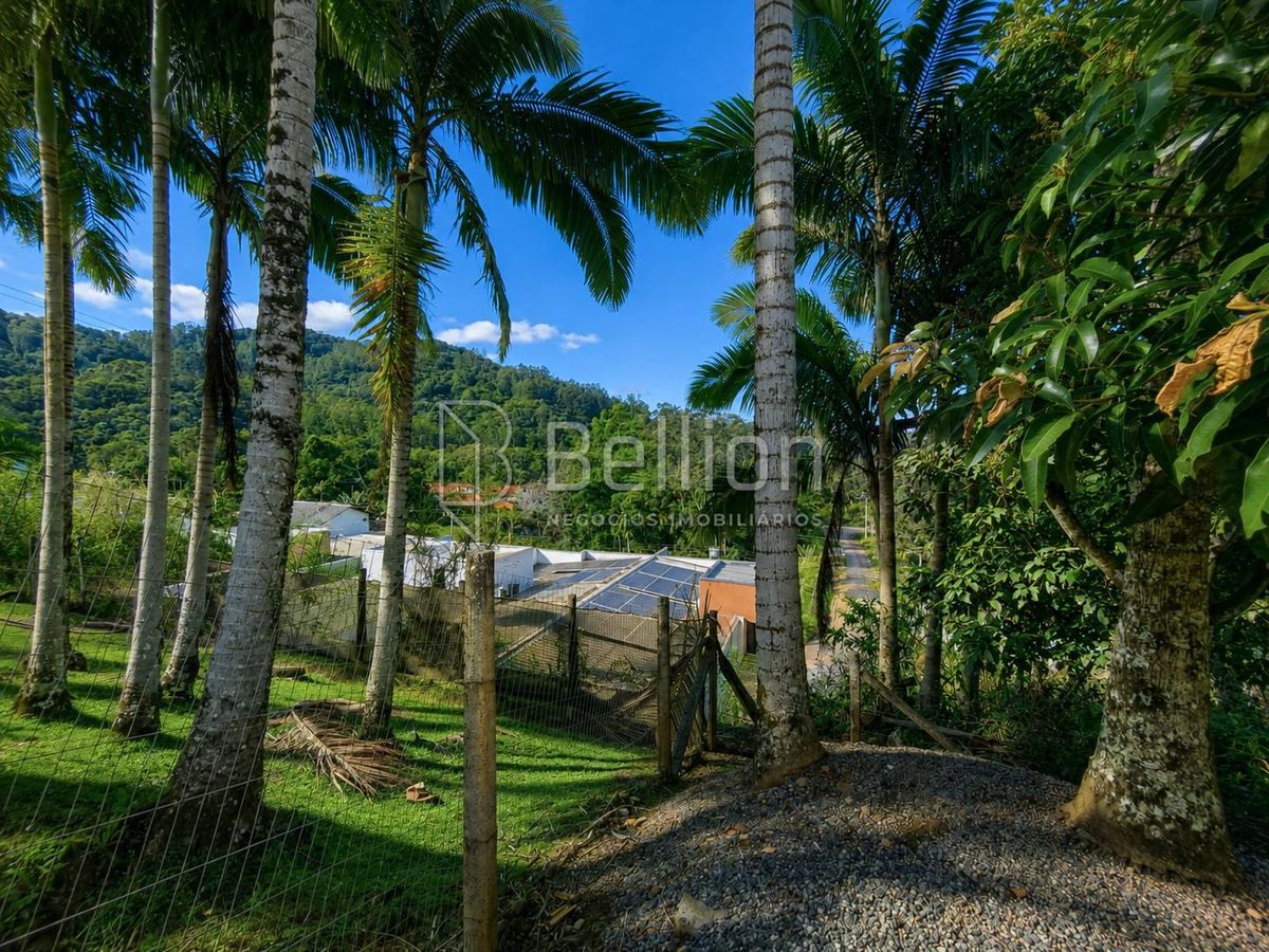 Casa com 3 Quartos e Terreno de 600 m² à Venda em Timbó