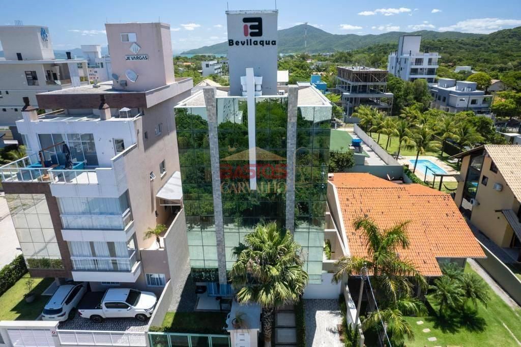 COBERTURA DE ALTO ADRÃO COM PISCINA PARA LOCAÇÃO DE TEMPORADA - Cobertura em Mariscal, Bombinhas - para temporada - Fernando Carvalho - Corretor de Imóveis