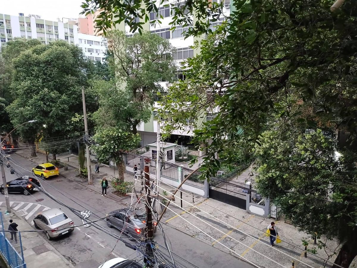 Apartamento à venda. 105m², 3 quartos, dependências e vaga. Código 25056 - Apartamento em Tijuca, Rio de Janeiro - à venda - MIGUEZ IMOBILIÁRIA