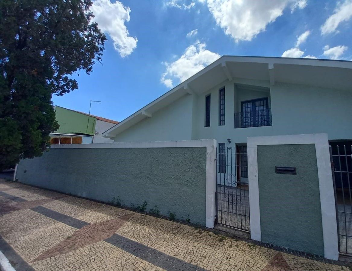 Casa 3 dormitórios, 1 suíte, salas amplas, escritório, 5 vagas em bairro tranquilo e fácil acesso em Valinhos-SP, foto 2