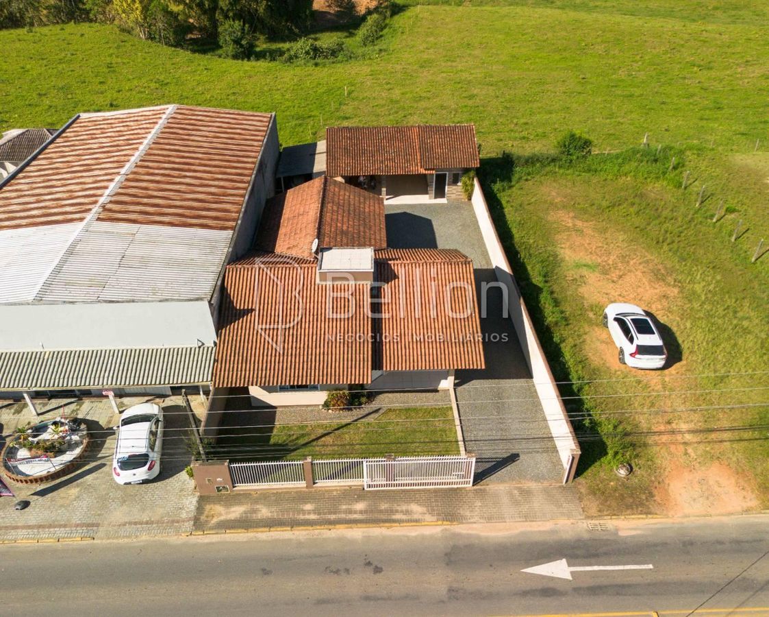 Casa com edícula à Venda em Rio dos Cedros/SC
