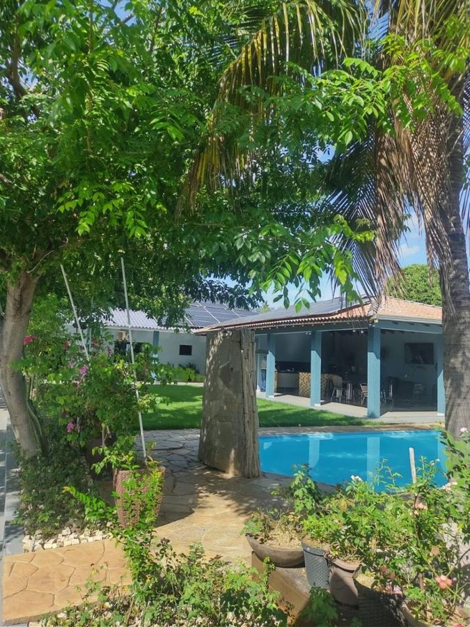 Casa com 4 quartos, 4 suítes