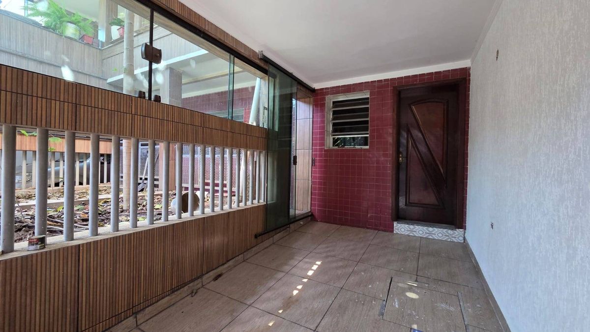 Casa com 3 quartos, Vila Rica - Pindamonhangaba - Casa em Vila Rica, Pindamonhangaba - para locação - EDSON DERRICO IMOVEIS LTDA
