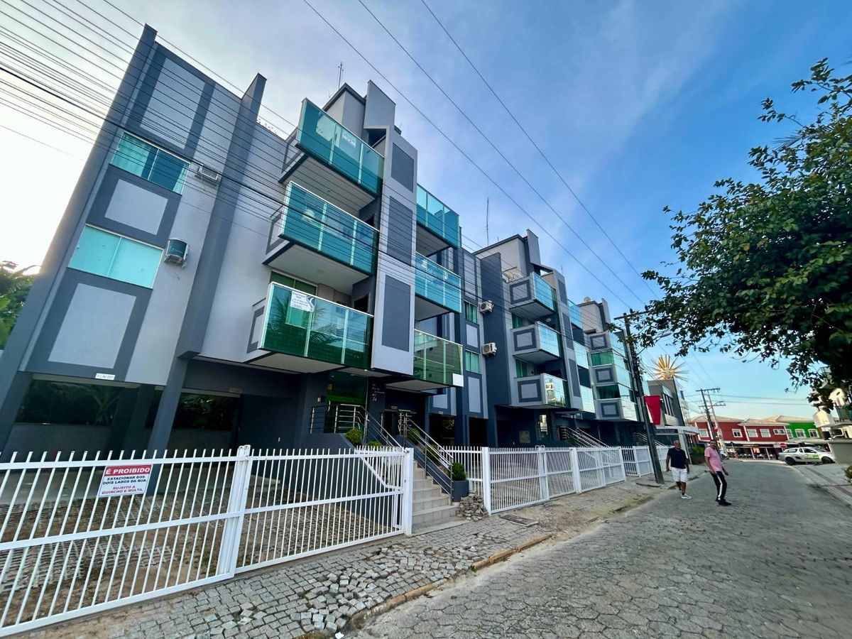 Cobertura duplex 2 quartos a 50 metros da Praia de Bombinhas Centro - 2