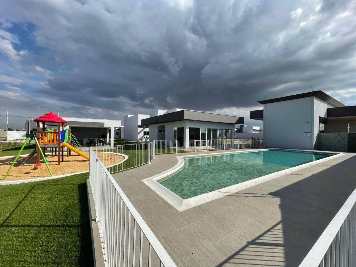 Casa com 2 quartos, 1 suíte