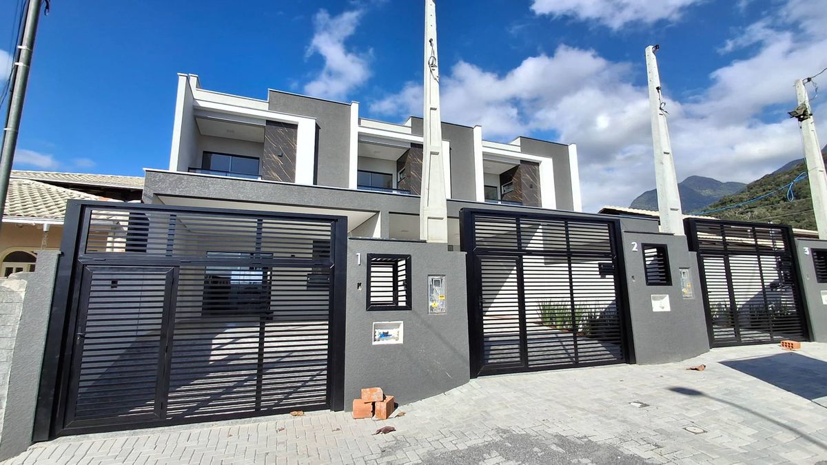 Duplex de Alto Padrão | Ilha da Figueira – Jaraguá do Sul - Casa em Ilha da Figueira, Jaraguá do Sul - à venda - Guara Imóveis Ltda