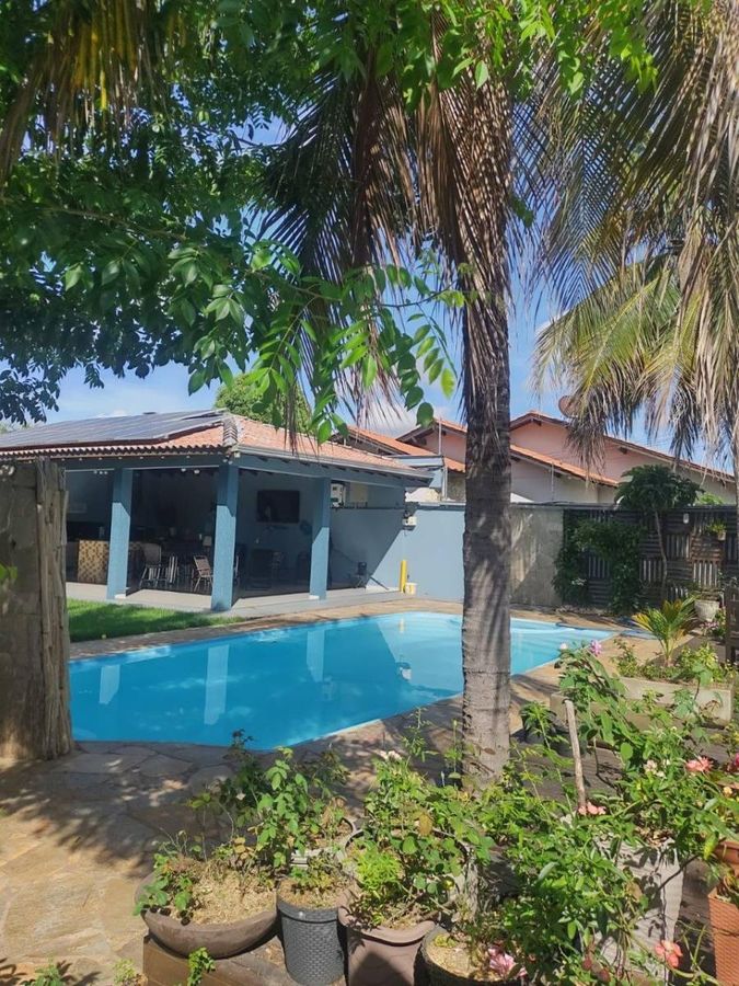 Casa com 4 quartos, 4 suítes